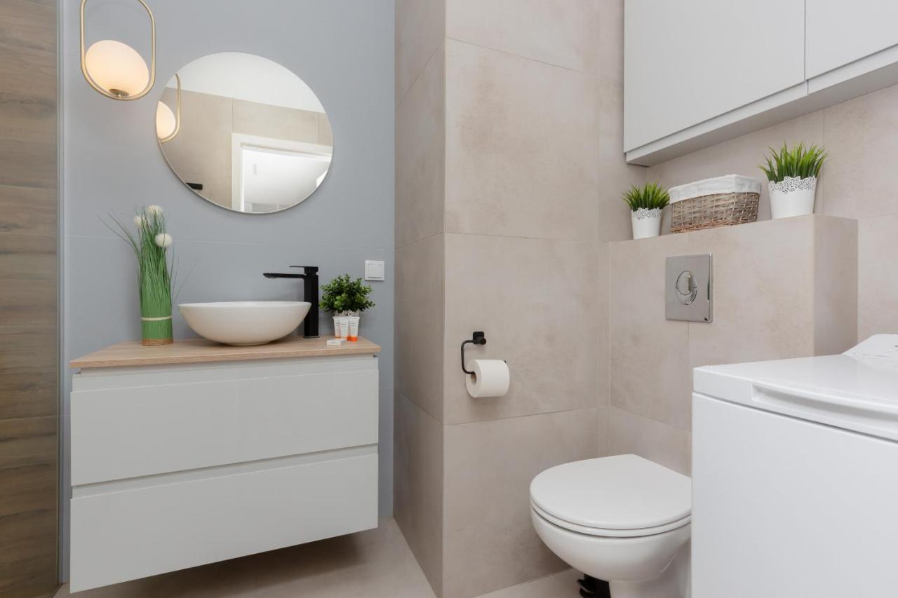 Modern Apartment With Balcony Warsaw Mokotow Aignera By Noclegi Renters Luaran gambar