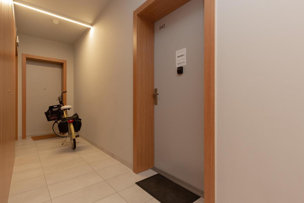 Modern Apartment With Balcony Warsaw Mokotow Aignera By Noclegi Renters Luaran gambar